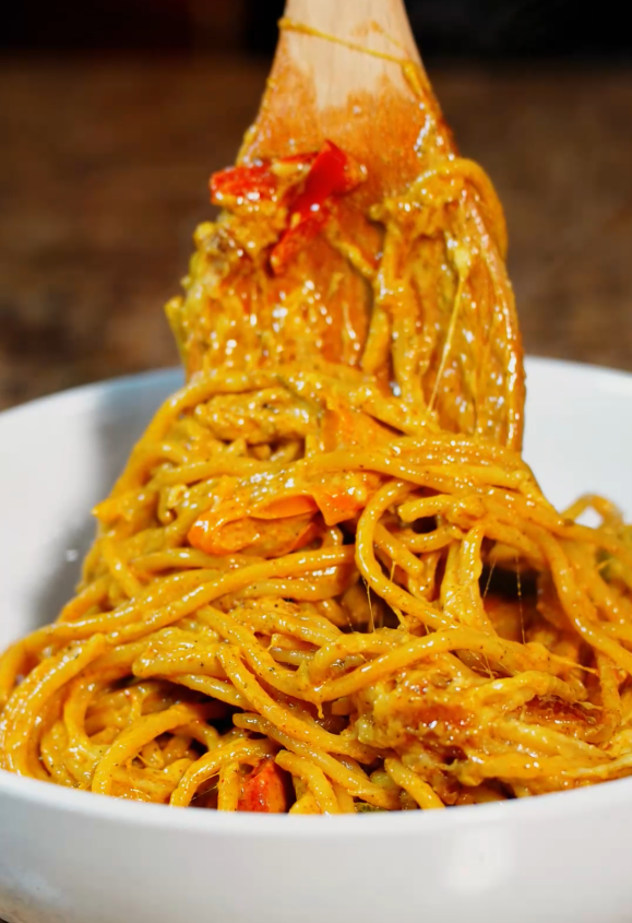 Plating chicken fajita spaghetti bake