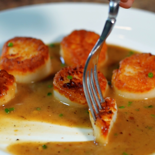 Pan Seared Lemon Butter Scallops